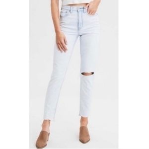 American Eagle Ripped Mom Jeans, Light wash, size 6